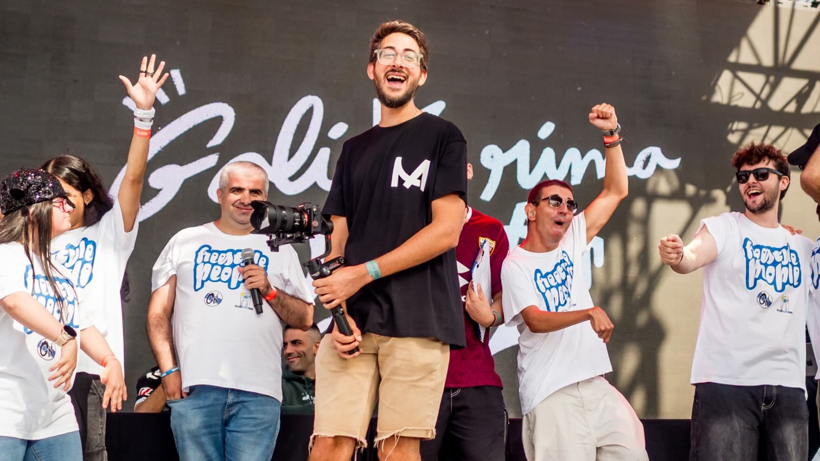 Pablo Cajiao grabando en el escenario del Freestyle People Day
